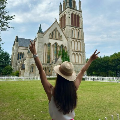 cchchr12's profile picture. The world is a book, and travelers should not abuse a page of it. Love to explore, and every journey is the beginning of a new story