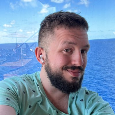 ENFJ, Poly, 35, ⚓️/🪹 with @emiliembeck 🏳️🌈 Ally and doing the best I can while also podcasting away into the night!