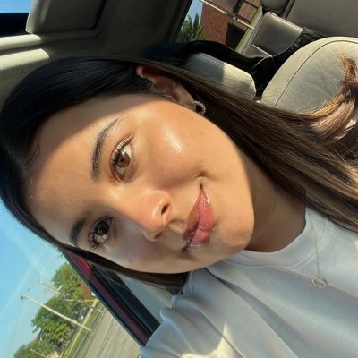 PhD candidate in soil science @UofIllinois 🪴 | environmental scientist @eapzamorano | latina in stem✨