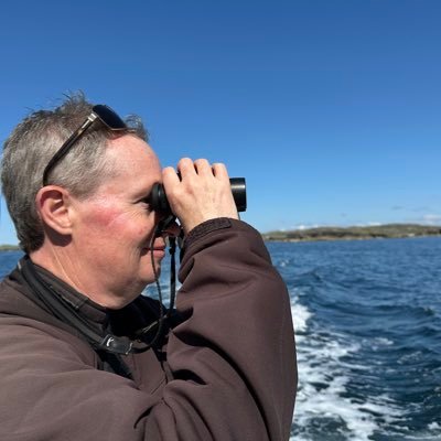 Professional Wildlife Photographer And Guide.
See website for workshops, tuition and image sales.