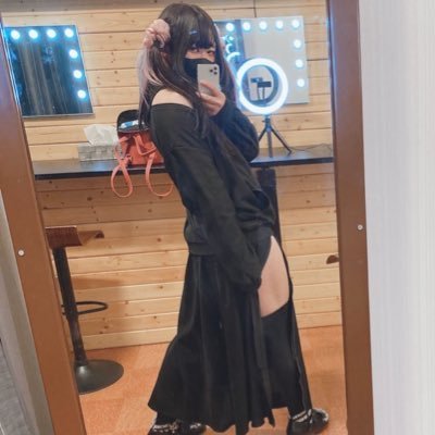誕生日は2022年05月の女装です🥰始めたてですけど仲良くしてくれたら嬉しいです( °_° )ゲームとか好きです(*^^*)痛いツイートあげるかもです。#女装 これ質問箱です。https://t.co/hRS7ayzwsl
