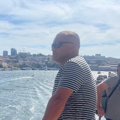 BMACWeiller's profile picture. Anotações para um futuro livro sobre esse hospício que disseram ser um país.