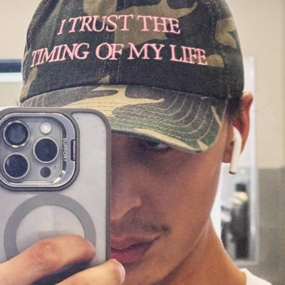 ttakemetospace's profile picture. techno freak 🖤🎛️