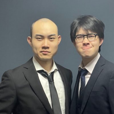 処方せんバーガーの銀次郎です(左側)/松竹芸能養成所生芸歴0年目!! /大阪出身/2001年生まれ/特技 目覚ましの5分前に起きれる/趣味 新しい料理を生み出す/漫才下手くそ。