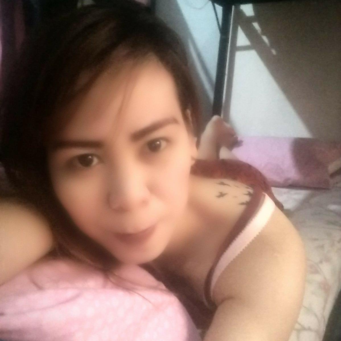 BWalsht98283's profile picture. Will the moon and stars talk to each other?