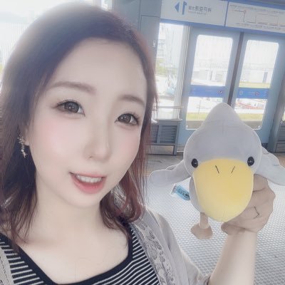 日本プロ麻雀協会10期前期。元天野すずめ。ニューロン麻雀スクール認定講師。高知工科大学麻雀研究会OG。黒木渚・ジグザグ好き。週1ヒトカラ。月20ホットヨガ。8歳♂7歳♂の母。デグー。ハンドメイド・トールペイント・アイシングクッキー好き。多肉・園芸好き。麻雀講師兼八百屋兼ショップ店員。