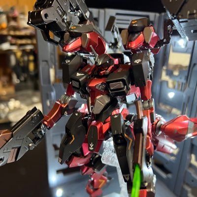 コロナ明けにガンプラに目覚めた人、下手くそだけどミキシングもウェザリングも好きです。ゴテゴテ、武装モリモリ系が好き、カッコいいガンプラ見つけたら無言フォローします!