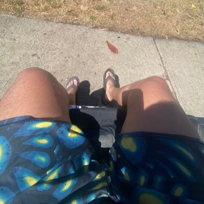 18+, minors DNI. NSFW. bi local boy. just here to check it out and chat. No, I don’t want to phone or cam. don’t fuck up my buzz.