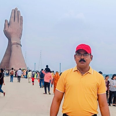 🕉 जमींन पर रहकर आशमाँ को छूने की चाहत है अपनी पर किसी को नीचे गिराकर ऊपर जाना अपने खून (परवरिश) में नही 🕉 🚩🚩
100% followback
