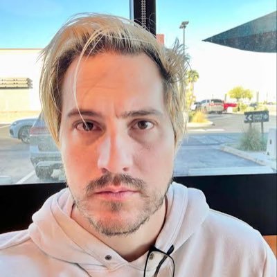 Stock-picker since 2008, YouTuber (850k subs), flap-jack flipper 🥞,husband and dad. I make $ into more $ you can LEARN it, too! 💸 @HoliSmokas my ONLY account