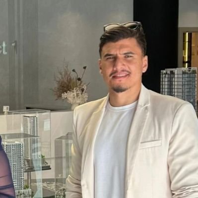 Dubai sales manager
dealing with international real estate client
