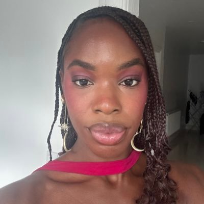 enihpesvj's profile picture. someone’s doctor🌱 i like to giggle and play and art n sometimes study :D im not real