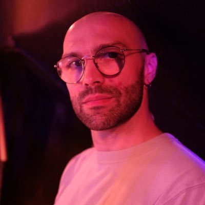 vite_et_venere's profile picture. Qui malignum agit in vallem cadit