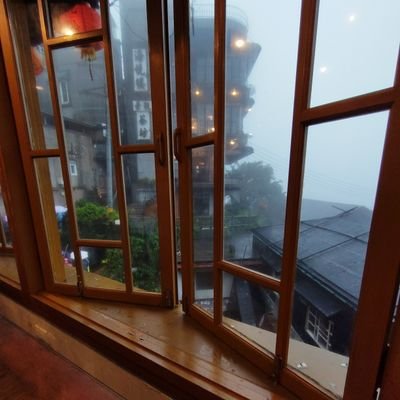 成人済　　　
ぬいぐるみとブラインドドール、旅行、博物館と水族館が大好きです