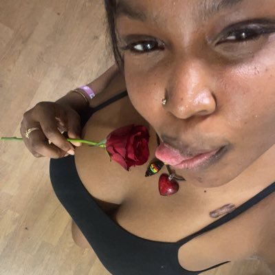 stephie_sss's profile picture. Pretty Music fanatic