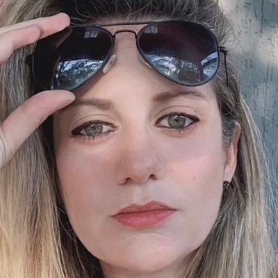 Comunicação e Marketing 🏳️🌈 Instagram: @marievangelista1