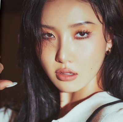 gaeyybitch's profile picture. ......