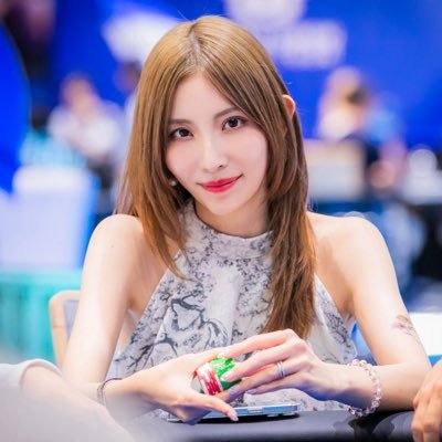 4児のママ*26歳差歳の差婚*POKER Masters2025 Ladies Championship🥇 Instagram↓