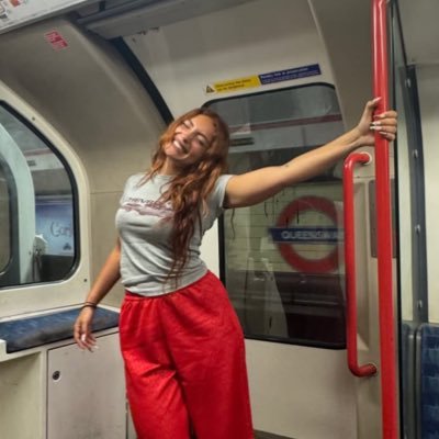 jandxvio's profile picture. amor y arte; Violeta