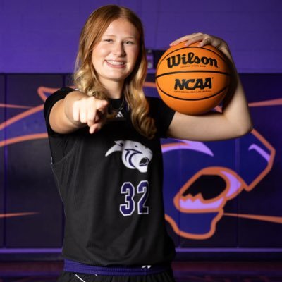 ✝️#32 | 6’2” F | Fouke HS ‘26 | ‘25 All State, All Region, All Conference x2, MVPx2 | ‘25 Landers player of the year @UNDwbasketball commit