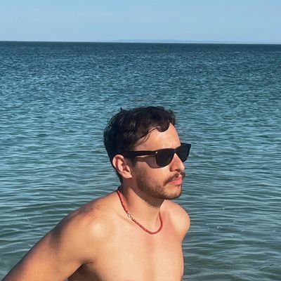 Jesus_Curiel's profile picture. Arquitecto navegando en un mar de diseño.
here and there...