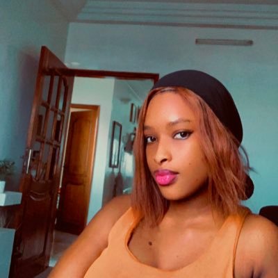 reineastou's profile picture. 👑🫡