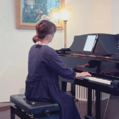 otono_uta's profile picture. 音大卒/癒し系ピアノ作曲家/自分で弾いて録音/#オリジナル曲 【https://t.co/xJ6u10B5kA】/ピアノ教室主宰/ｳﾞｧｲｵﾘﾝﾃﾞｭｵ、ﾋﾟｱﾉﾃﾞｭｵ、ｿﾛﾋﾟｱﾆｽﾄとして地元で演奏活動中/