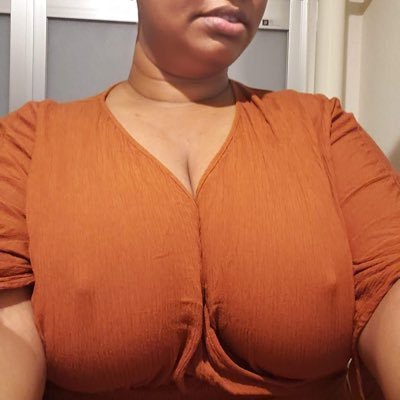 Submissive Student for my Professor 👨🏾🏫 a Dom 😈 when i’m allowed to switch 🤭! Everything’s huge and hairy 🌳 🦶🏽 😝