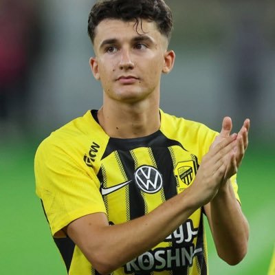 hsoon19272's profile picture. شاب في الثلاثين من عمره ، عاشق لنادي الإتحاد منذ الطفولة 💛💛💛