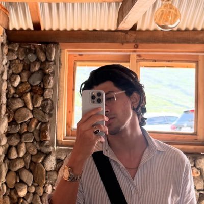 szane__'s profile picture. 