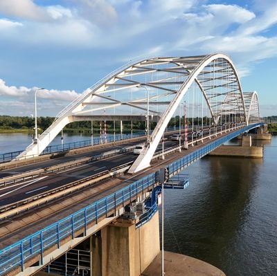 🌁| De Merwedebrug A27 is de verbinding tussen Noord Brabant en Zuid Holland

(foto's via de beeldbank Rijkswaterstaat, zelfgemaakte en gekregen beeldmateriaal)