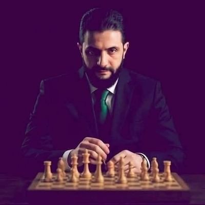 أَلَا لَا يَجْهَلَنْ أَحَدٌ عَلَيْنَا
فَنَجْهَلَ فَوْقَ جَهْلِ الْجَاهِلِينَا.
الرّمحُ غالٍ والفريسة ذبابة..