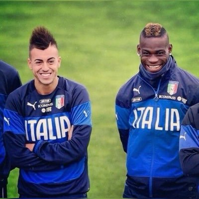 zonderkans's profile picture. ne allaha layik kul, ne aileme hayirli evlat, ne guzel bir sevgili ne de iyi bi arkadas. sarhos bi insan oldum.