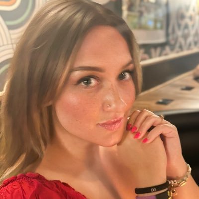 I like sharks and taking naps. really hot and funny sometimes. 🌶️🔗 https://t.co/w7RKND7XK4