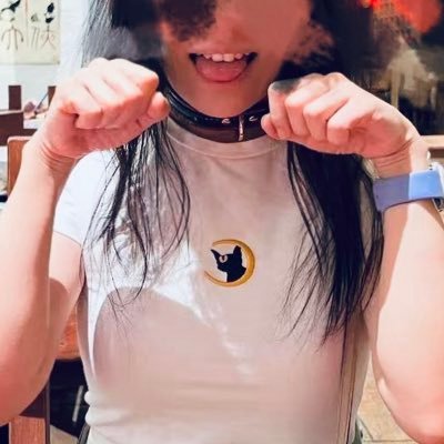 guiguai_93966's profile picture. 拥有北大本硕高材生7x24契约奴隶，均为原创，关注我观看最新内容。