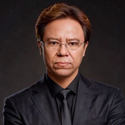 UNAM 100%, mis maestrías son más con la vida, el derecho mi pasión, el bosque es mi tranquilidad, y una buena charla mi debilidad. Dios siempre en primer lugar.
