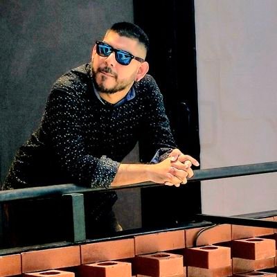 cromantiko's profile picture. Si buscas problemas, llegaste al lugar correcto.