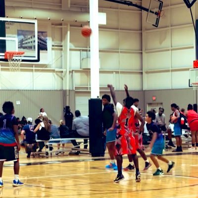 RJSHIFTYY1's profile picture. C/O 2029 5’10” PG |3.7 GPA| School: @RiversideAcademy