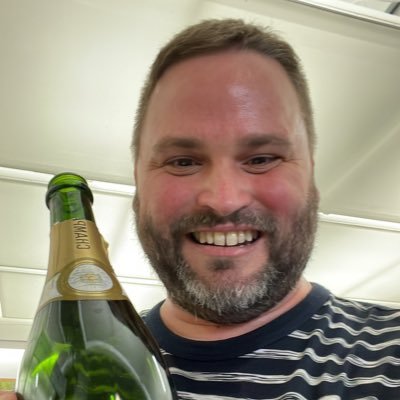 jonlindendavies's profile picture. Labour member & activist🌹Follow Villa ⚽️ & 🐻🏏 , Love sport, Live music lover 🎸