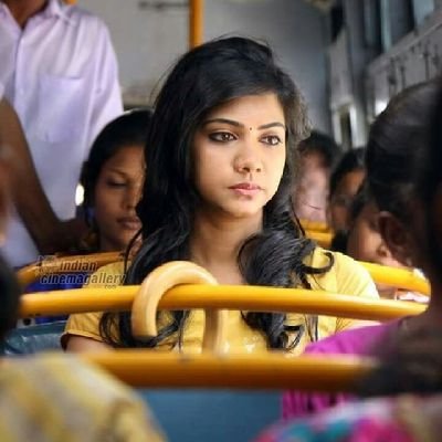 உலகினில் மிக உயரம் , மனிதனின் சிறு இதயம் .......💔