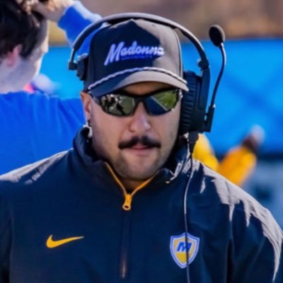 • Offensive Coordinator & OL @mucrusadersfb •HARDHAT MENTALITY •CRU-RAID 🏴☠️