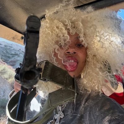bktheMomo's profile picture. 😈🆃🆁🅾🅻🅻🅸🅽🅶 🅼🅰🅺🅴 🅼🅴 🅷🅾🆁🅽🆈😈
