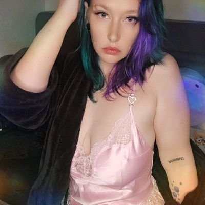 • Goon Collector • FinDomme • Luxury Brat • $5 tribute to DM • Simp but can’t Touch • FemDomme •