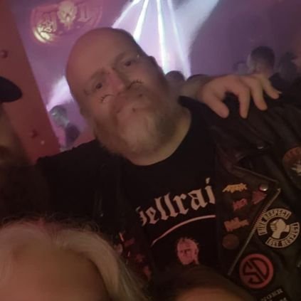 ⚠️ the weirdo you were warned about ⚠️
Adventurer in the mad spaces between the stars 🤪
🖕Allergic to dipshits🖕