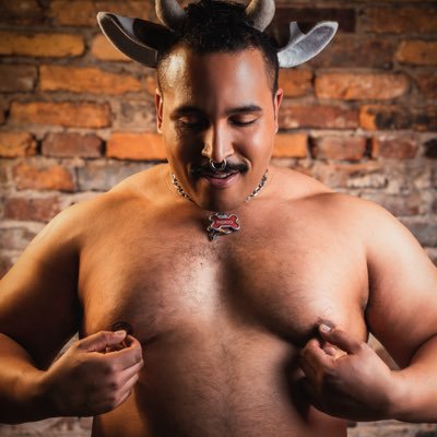 Your Big and Beefy Bull Dad! JFF exclusive #kinky, #furry, #bateproud DM for collabs or cameraman! 🔞 Banner: @longghostlegs