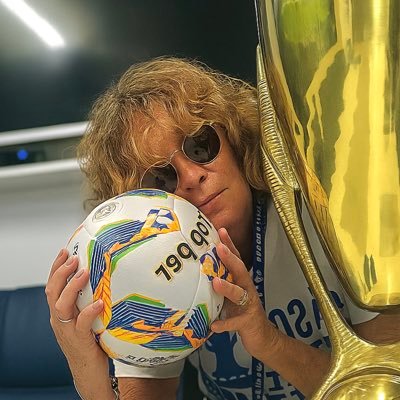 Coordenadora de Relacionamento com o Torcedor do @avaifc Quem tem mais, tem 19*