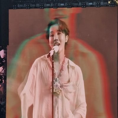 she/her įµŹ³įµŹø What would life be, if we had no courage to attempt anything?
Just think what would Namjoon do.
@BTS_twt š Fan Account š