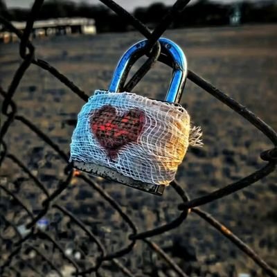 神戸出身。百貨店勤務を経て宝石卸を営むも阪神 大震災後に原因不明の視野狭窄・色覚異常・平衡 機能障害を発症し廃業。現在はマネーゲームとし ^Xトレードが趣味の毎日。詭弁虚言妄言偏見 ☆ ツイ多数→御意見御批判御忠告無用。×勧 XLINE誘導 #FX #CFD #為替#投資#経済