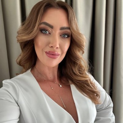 We connect high-end beauty and fashion brands with modern markets — elegantly, effectively, globally