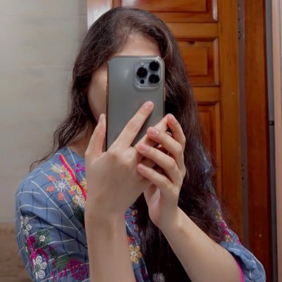 جب وہ آپ سے آپکی عمر کے بارے میں پوچھیں،تو بتا دیں کہ خوبصورت روح کبھی بوڑھی نہیں ہوتی۔۔ نالائق وکیل🤦♀️
